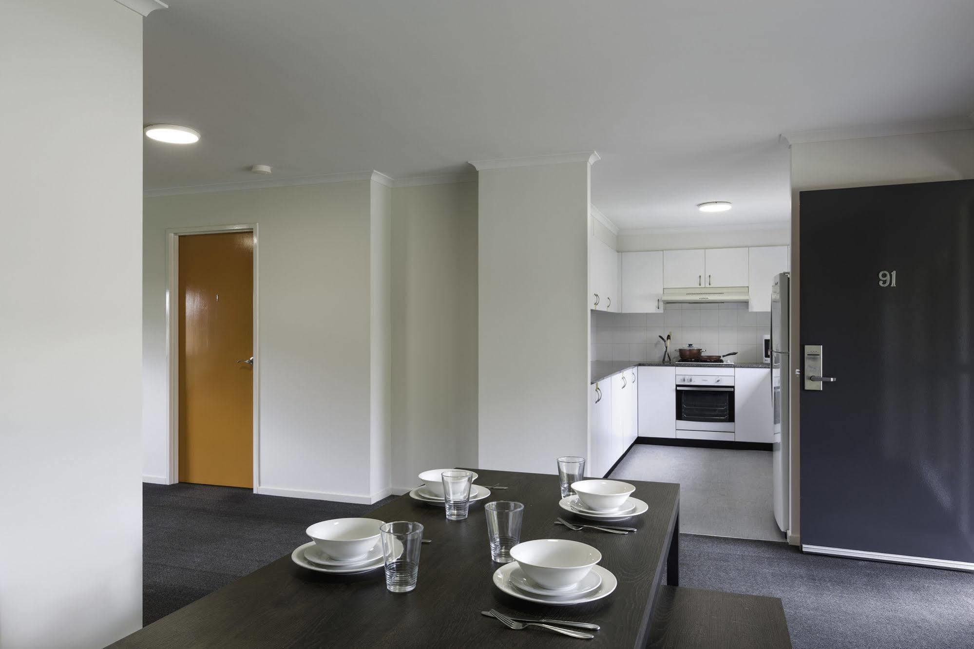 Macquarie University Village Сидни Екстериор снимка