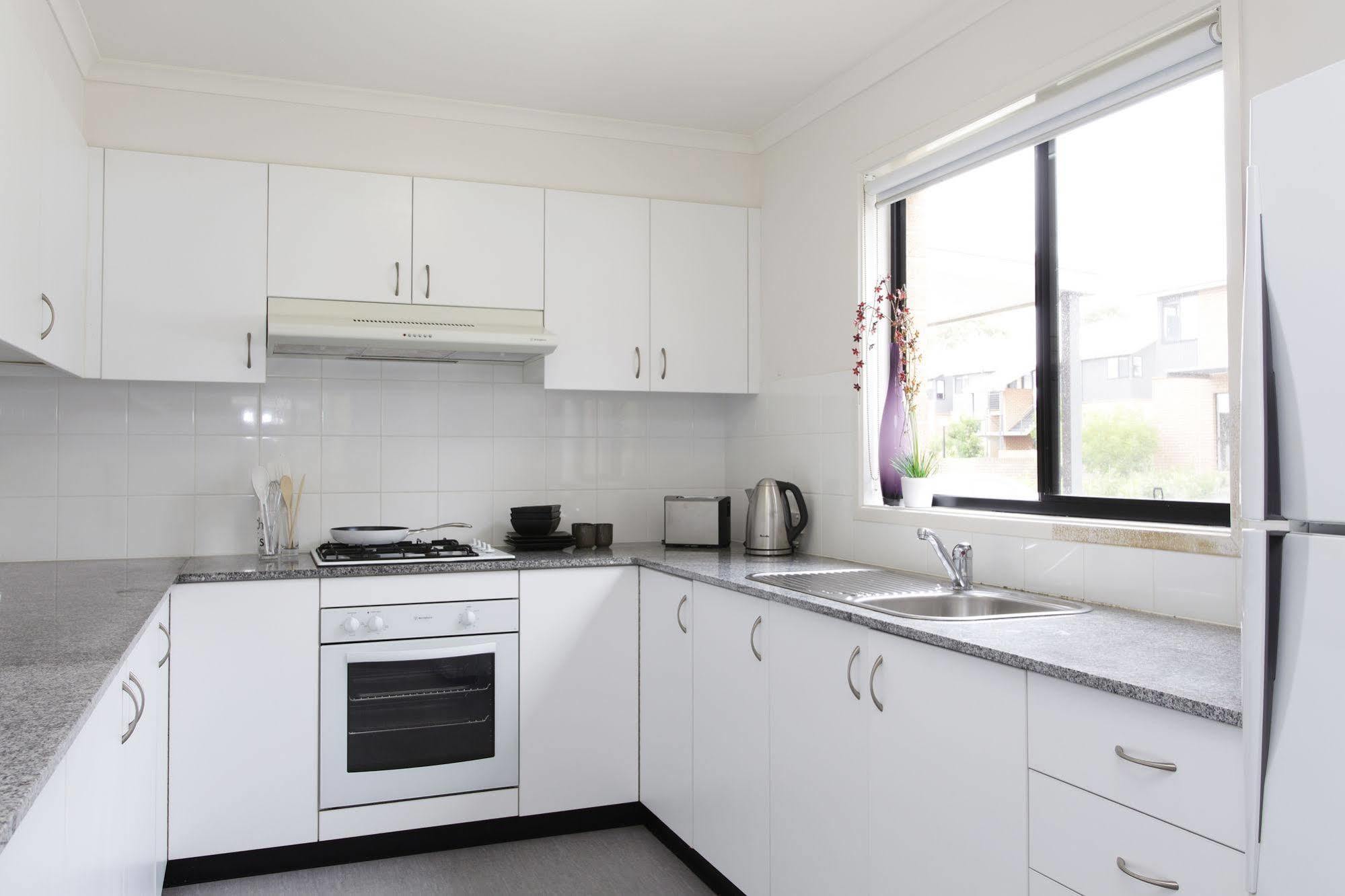 Macquarie University Village Сидни Екстериор снимка